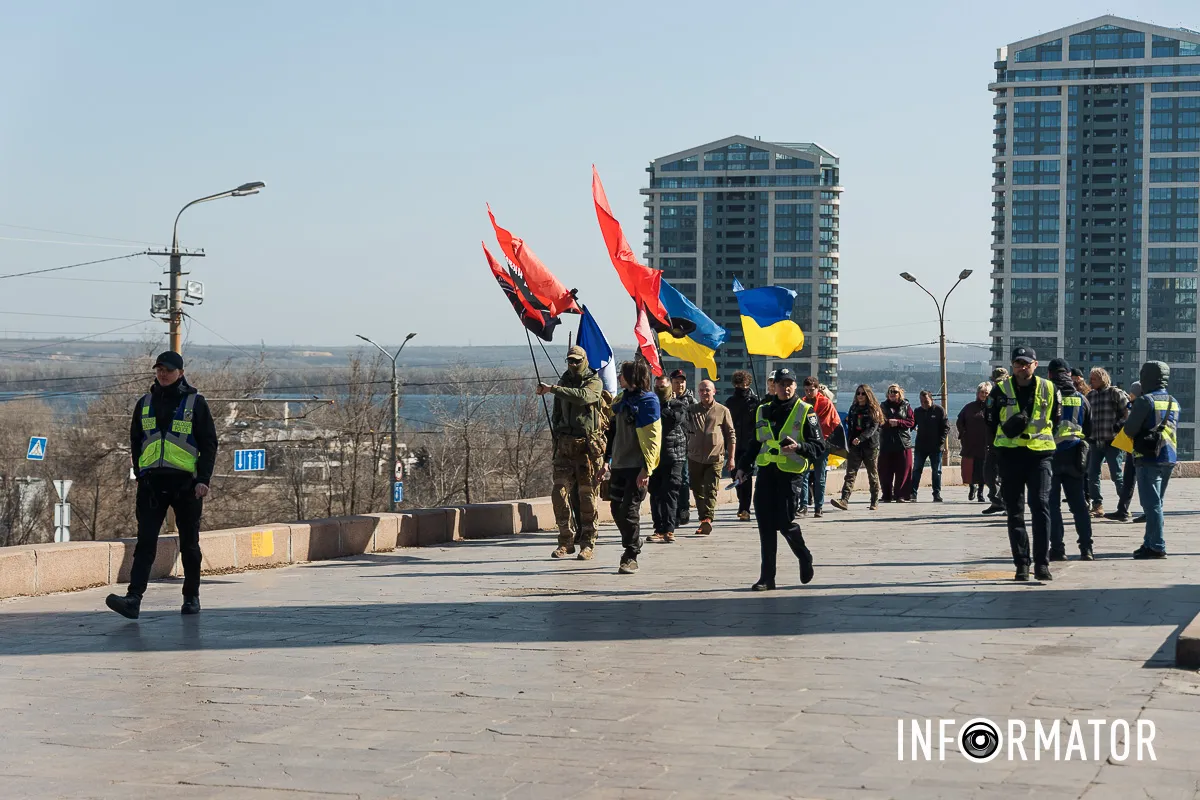 У Дніпрі до Дня Добровольця провели патріотичну ходу 8
