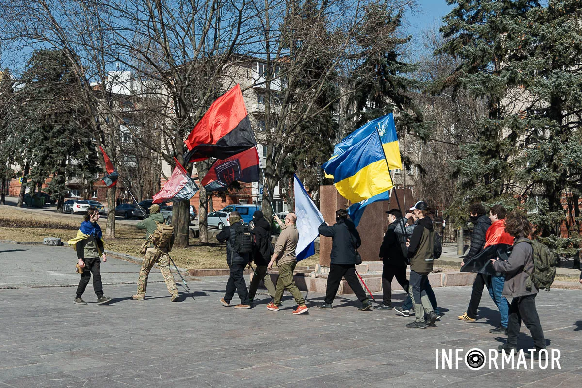 У Дніпрі до Дня Добровольця провели патріотичну ходу 13