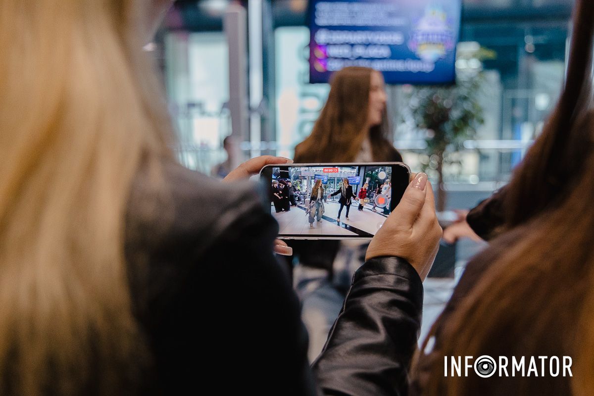 Запальний K-pop, конкурс косплеїв та химерні костюми: у Дніпрі проходив аніме-фестиваль 4