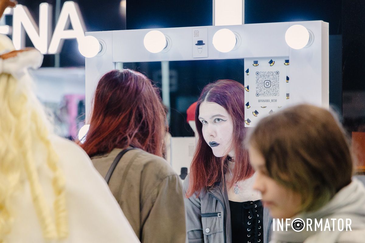 Запальний K-pop, конкурс косплеїв та химерні костюми: у Дніпрі проходив аніме-фестиваль 19