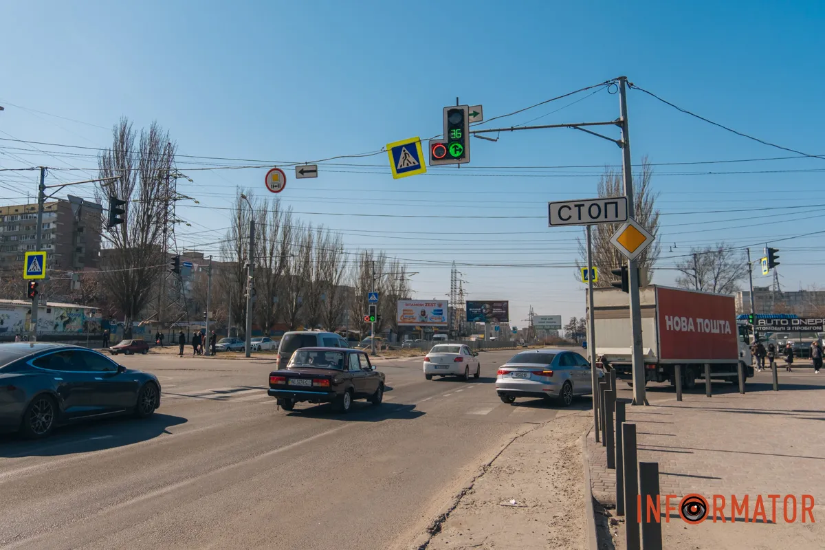 У Дніпрі на перехресті Донецького шосе та вулиці Березинської змінили організацію дорожнього руху У Дніпрі на перехресті Донецького шосе та вулиці Березинської змінили організацію дорожнього руху