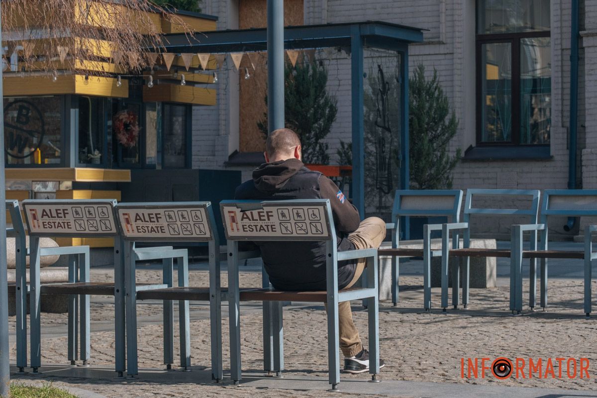 Стільці легко перемістити у зручне місце