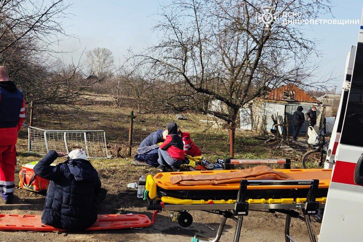 Рятувальники деблокували тіла з-під завалів Рятувальники деблокували тіла з-під завалів