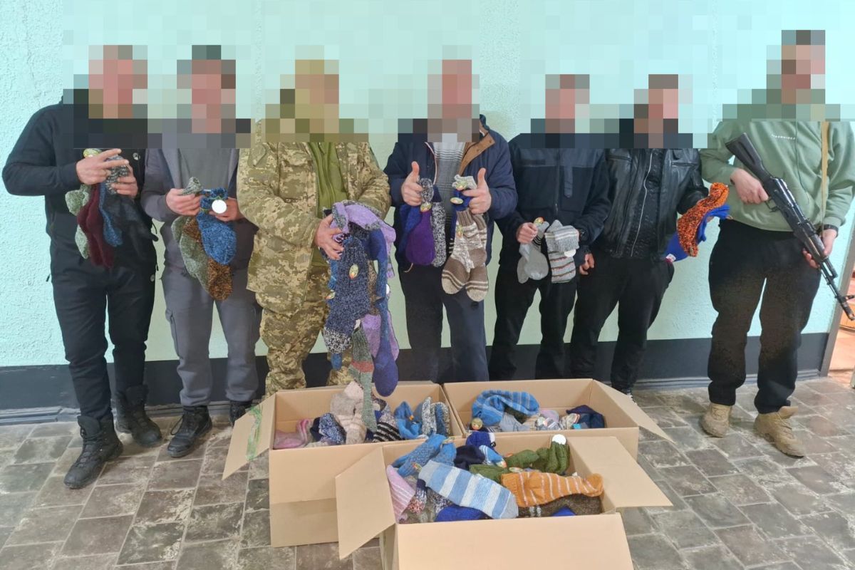 Цієї зими “В’язальний батальйон” у Дніпрі поставив новий рекорд Цієї зими “В’язальний батальйон” у Дніпрі поставив новий рекорд