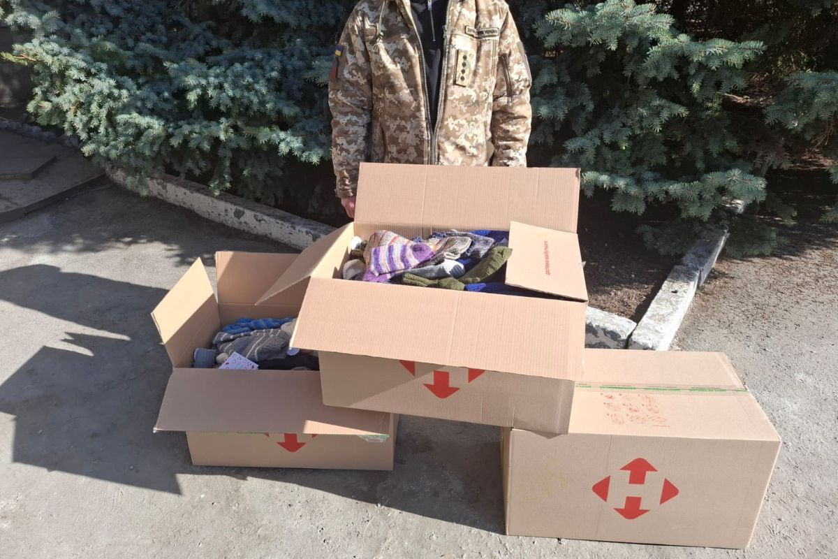 Загалом містянки зв’язали за час холодів 2 461 пару теплих шкарпеток Загалом містянки зв’язали за час холодів 2 461 пару теплих шкарпеток