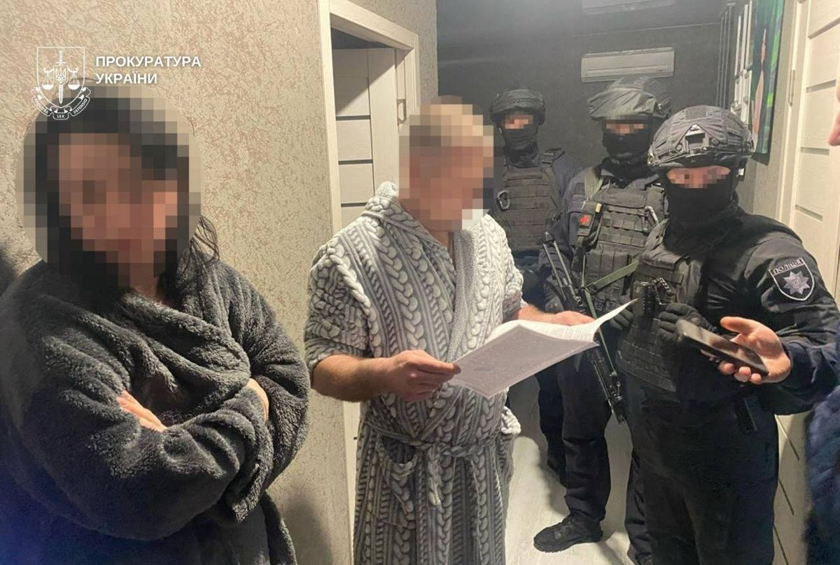 Фігуранти присвоїли 14 мільйонів