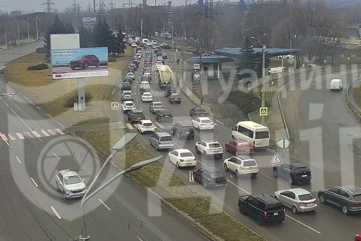 Затор на Набережній заводській