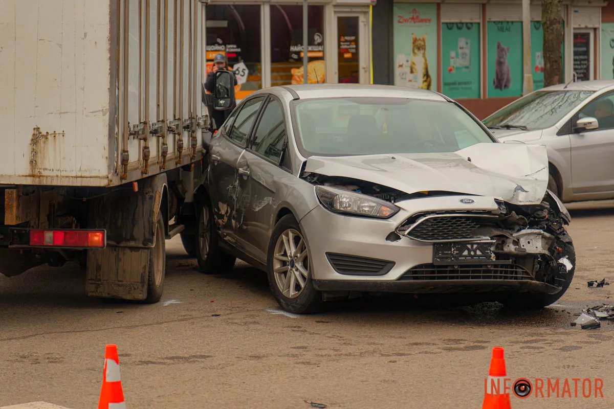 Також він зачепив ще одну вантажівку, яка рухалась у бік Олександра Гальченка