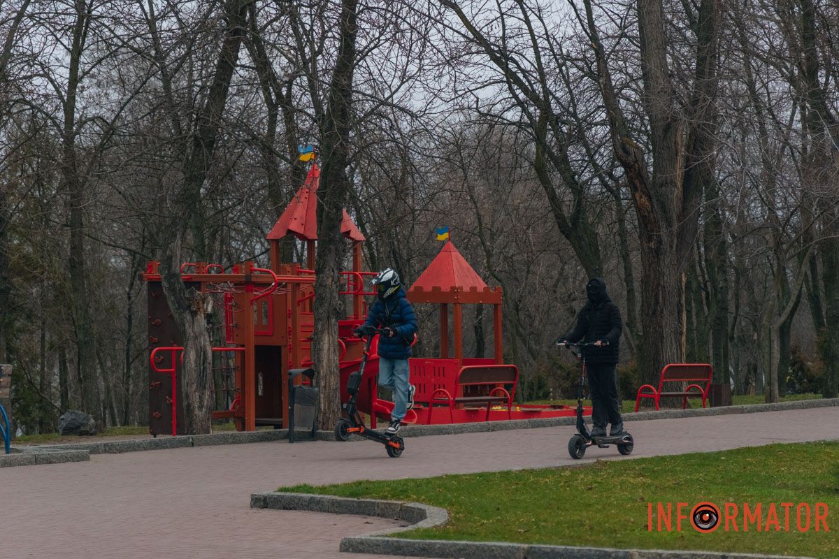 Дніпро у сірому: похмурий весняний день очима міста 3