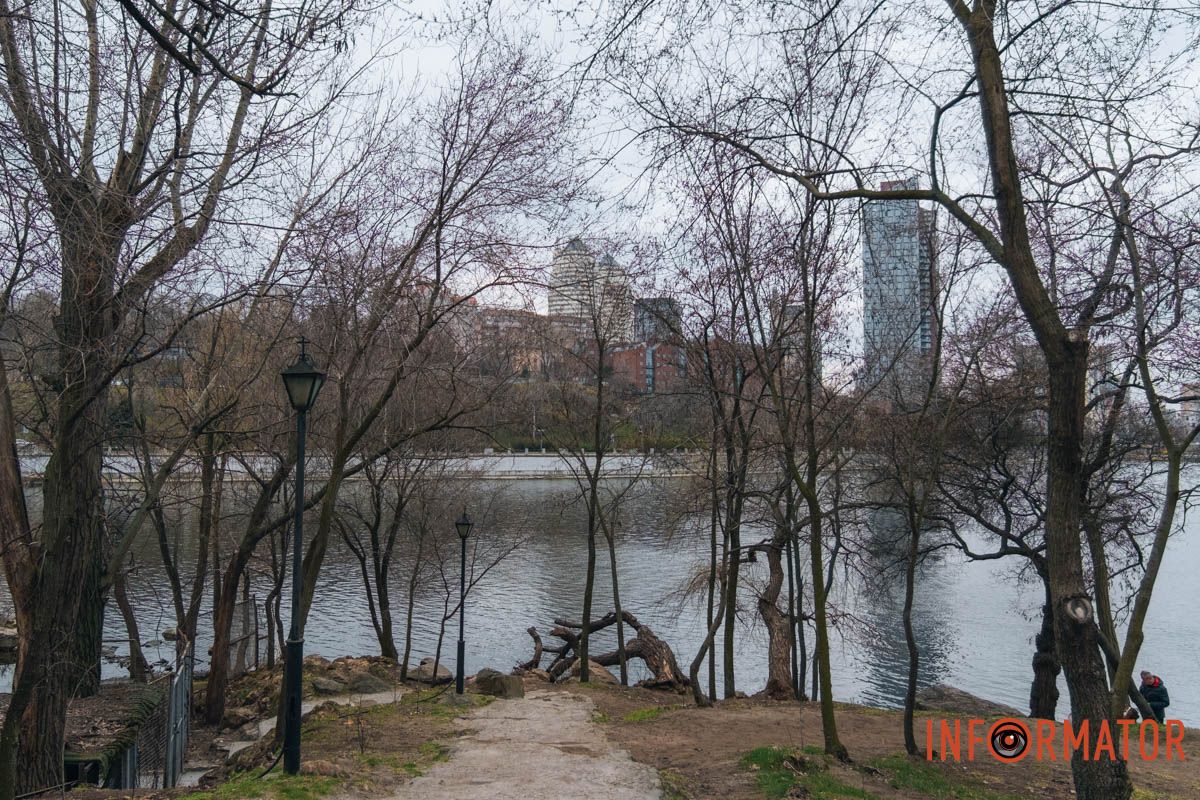 Дніпро у сірому: похмурий весняний день очима міста 6