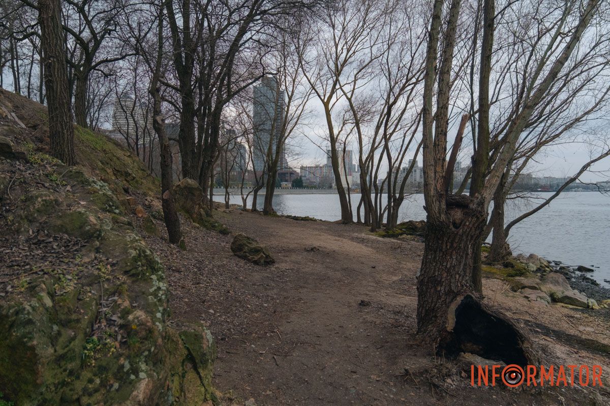 Дніпро у сірому: похмурий весняний день очима міста 12