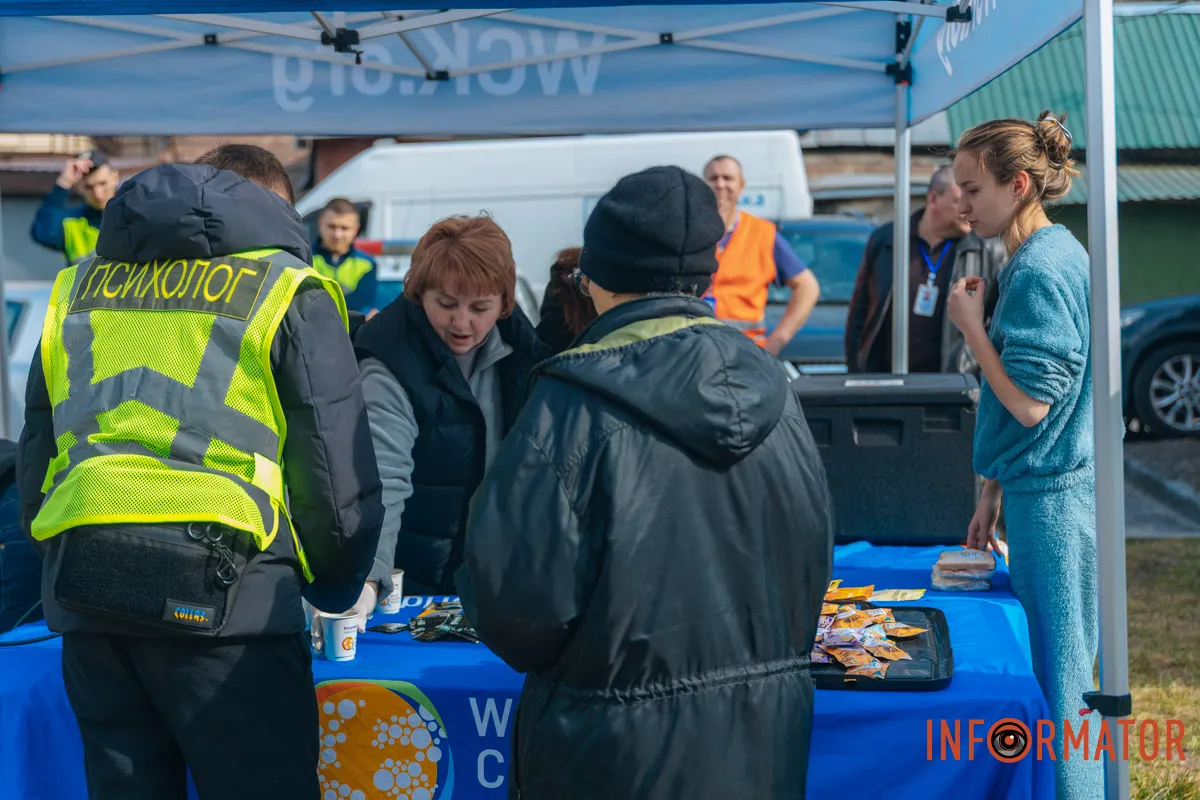 Волонтерська кухня у дворі фотореп 27