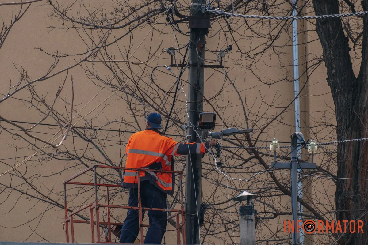 Відновлюють подачу світла фотореп 30