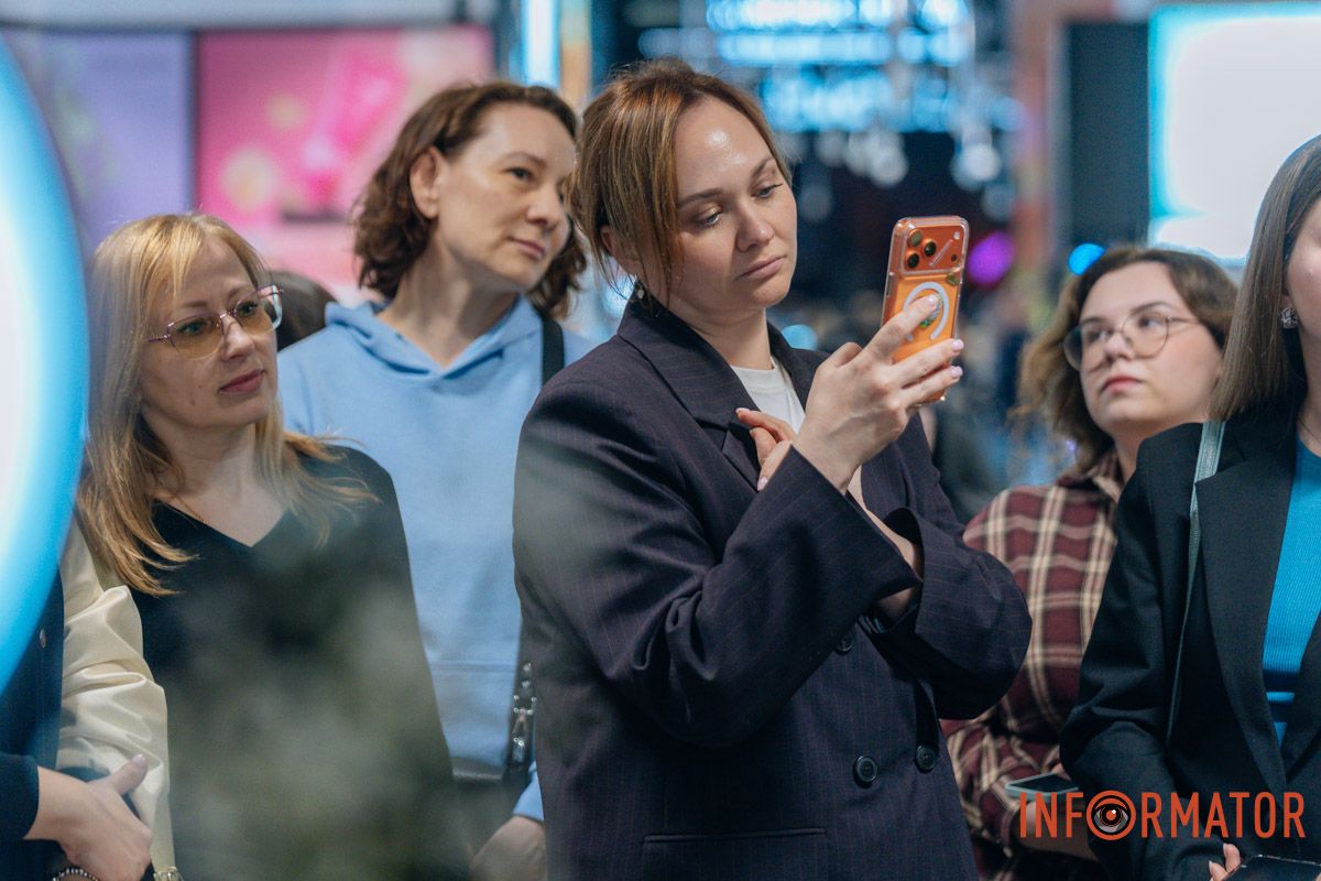 Кампанія «Італійські тижні» триває не тільки в EVA BEAUTY, а й у магазинах EVA та на сайті EVA.UA «Італійські тижні»: у Дніпрі відбувся івент, присвячений знайомству з італійськими косметичними брендами 24