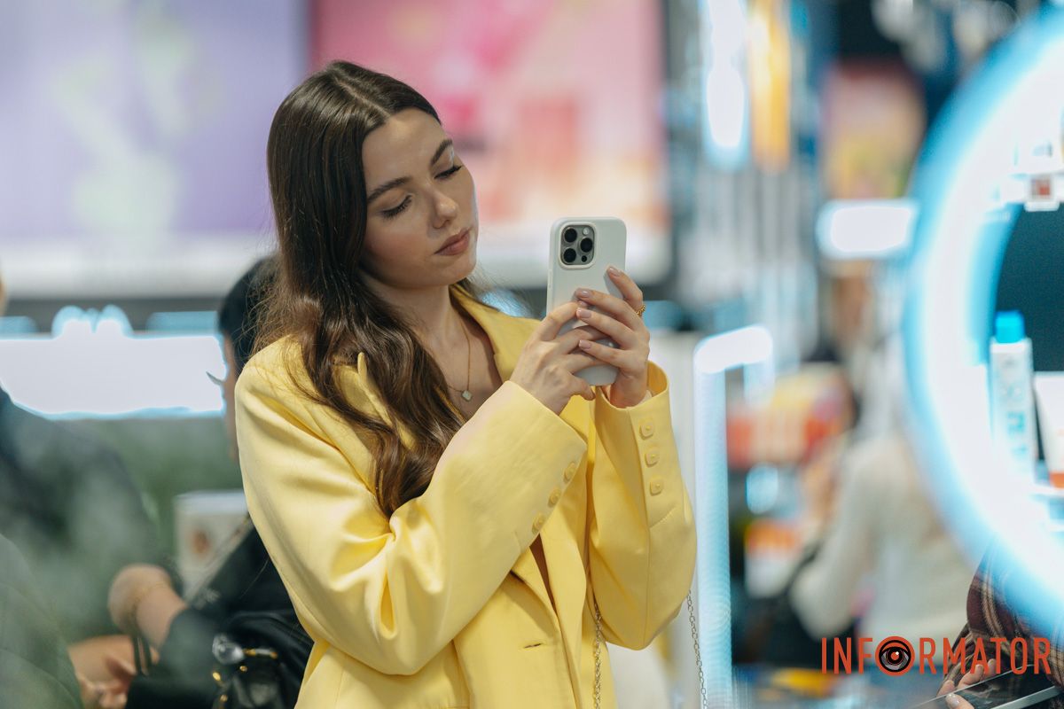 На майстер-класі використовували засоби від Collistar, Pupa, Diego Dalla Palma, Nabla. «Італійські тижні»: у Дніпрі відбувся івент, присвячений знайомству з італійськими косметичними брендами 22