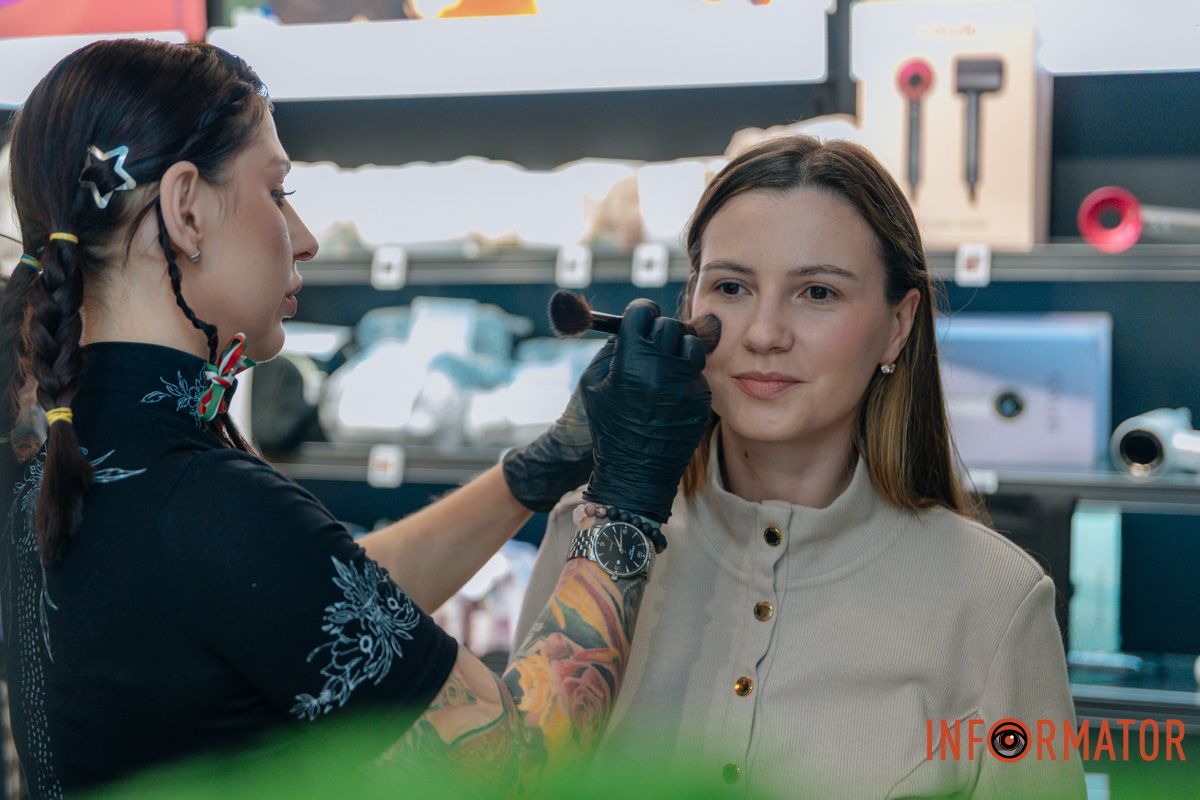 Дніпрянки ближче познайомилися з італійськими б’юті-брендами «Італійські тижні»: у Дніпрі відбувся івент, присвячений знайомству з італійськими косметичними брендами 11