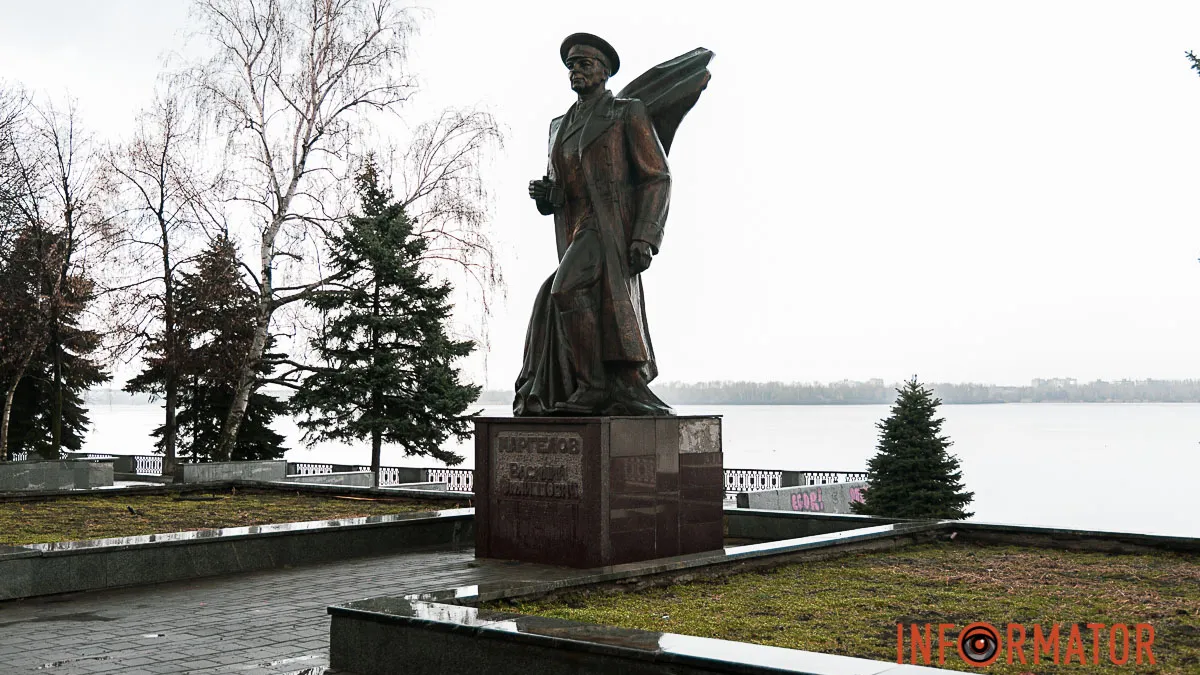 В Днепре собираются демонтировать памятник Василию Маргелову: что планируют установить на его месте