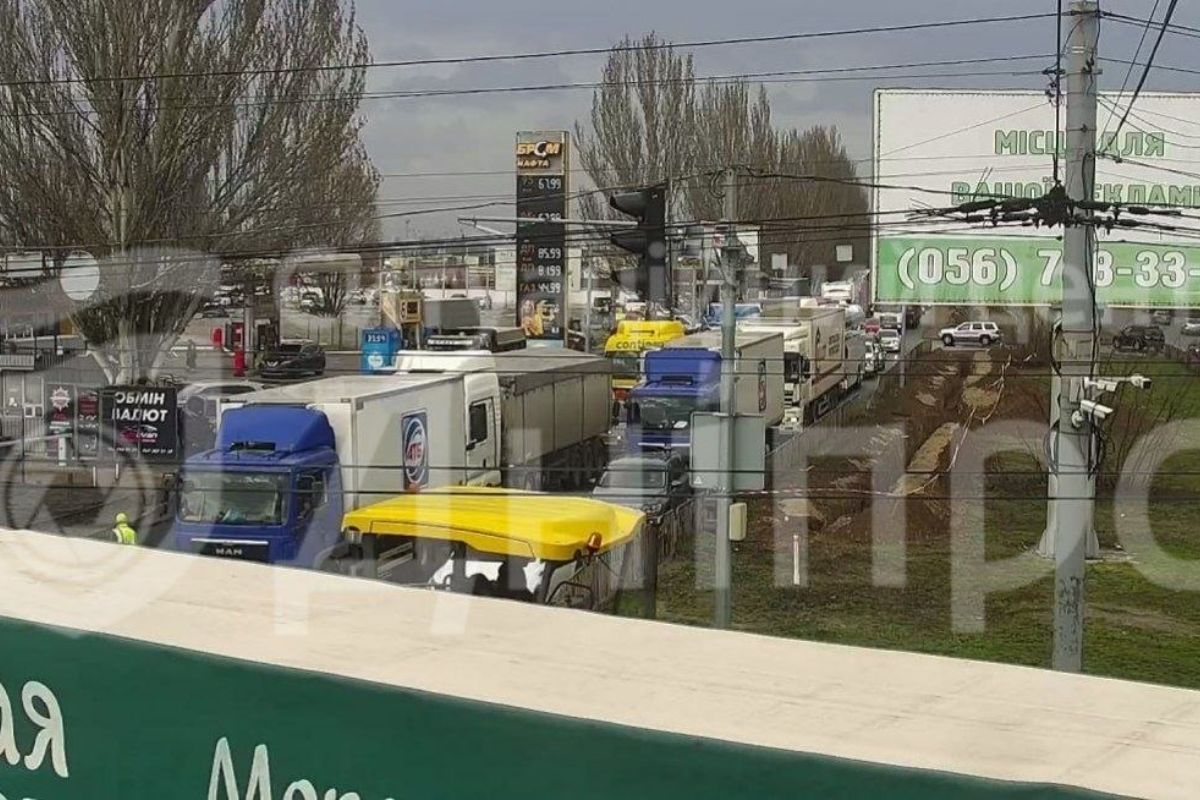 Затор на Донецькому шосе