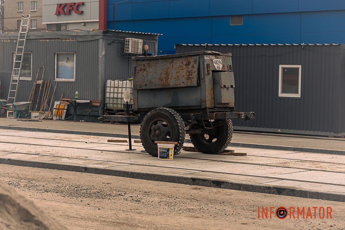 Дана ділянка давно потребувала оновлення через значне навантаження транспорту та зношене покриття переїзду