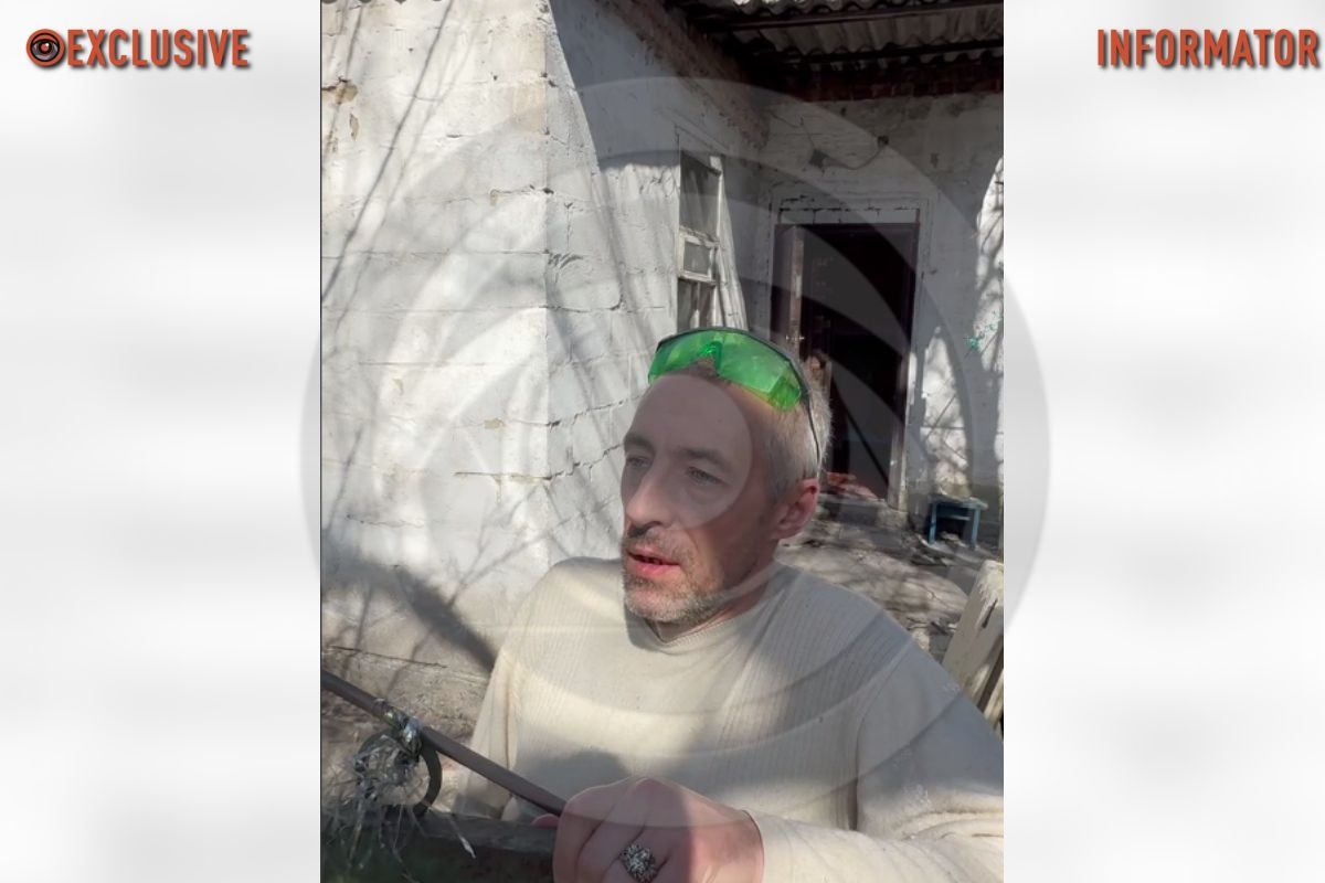 Вблизи дома живет мужчина