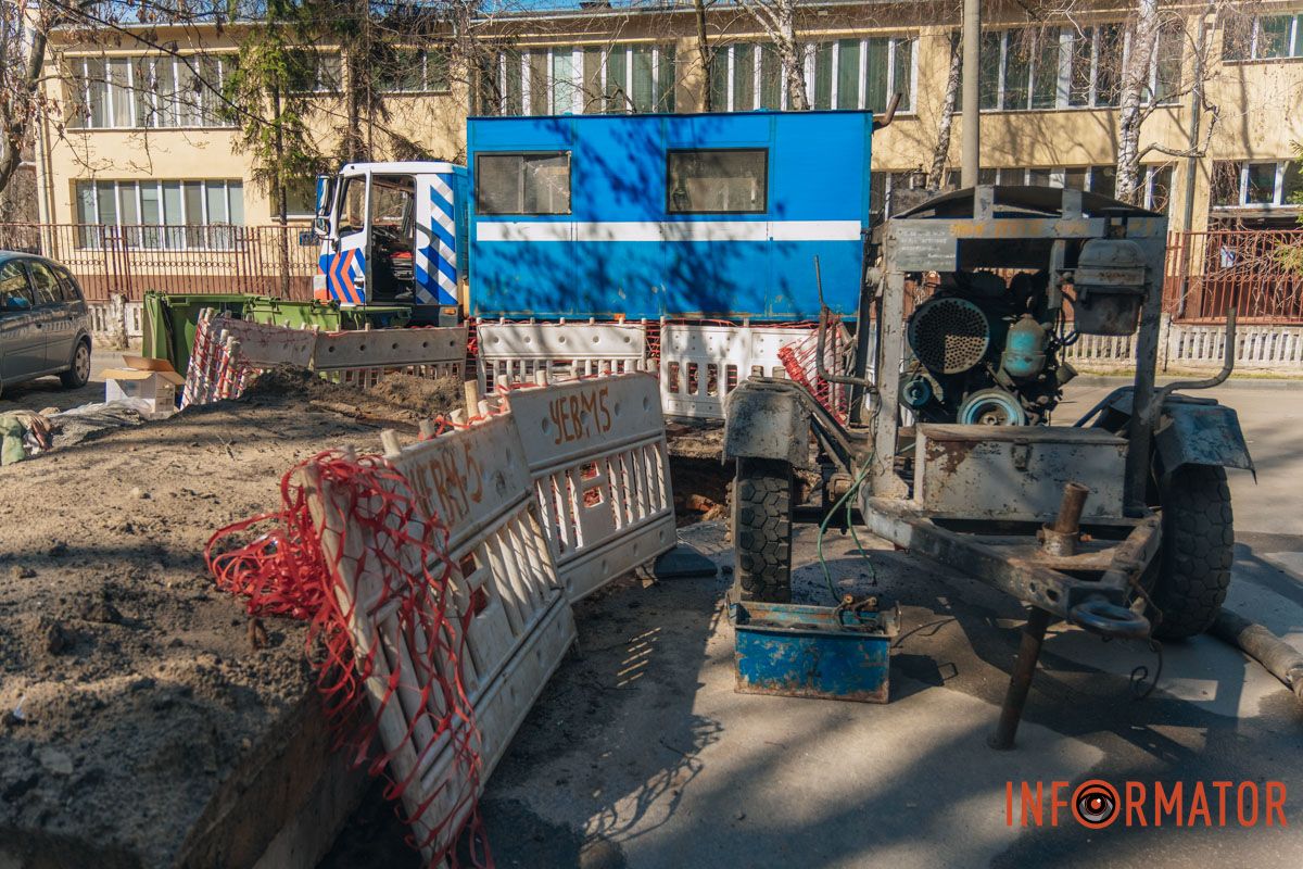 Як у Дніпрі просувається ремонт дороги на Перемозі, де провалився під землю сміттєвоз 3