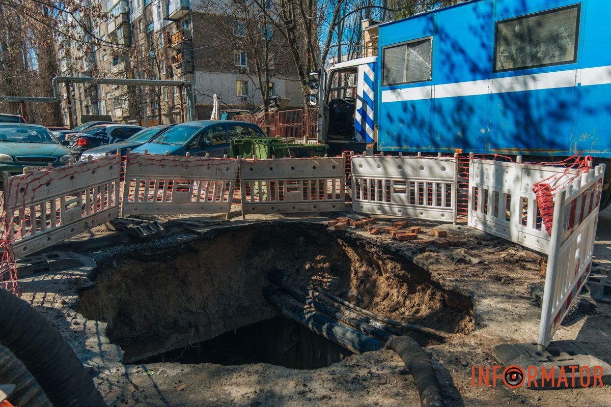 Як у Дніпрі просувається ремонт дороги на Перемозі, де провалився під землю сміттєвоз 13