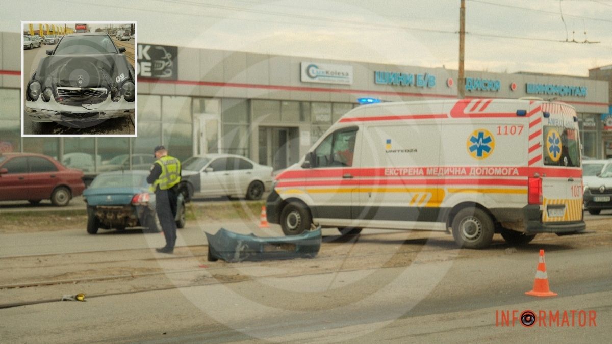 Люди вилетіли з машини: відео моменту аварії на проспекті Богдана Хмельницького у Дніпрі