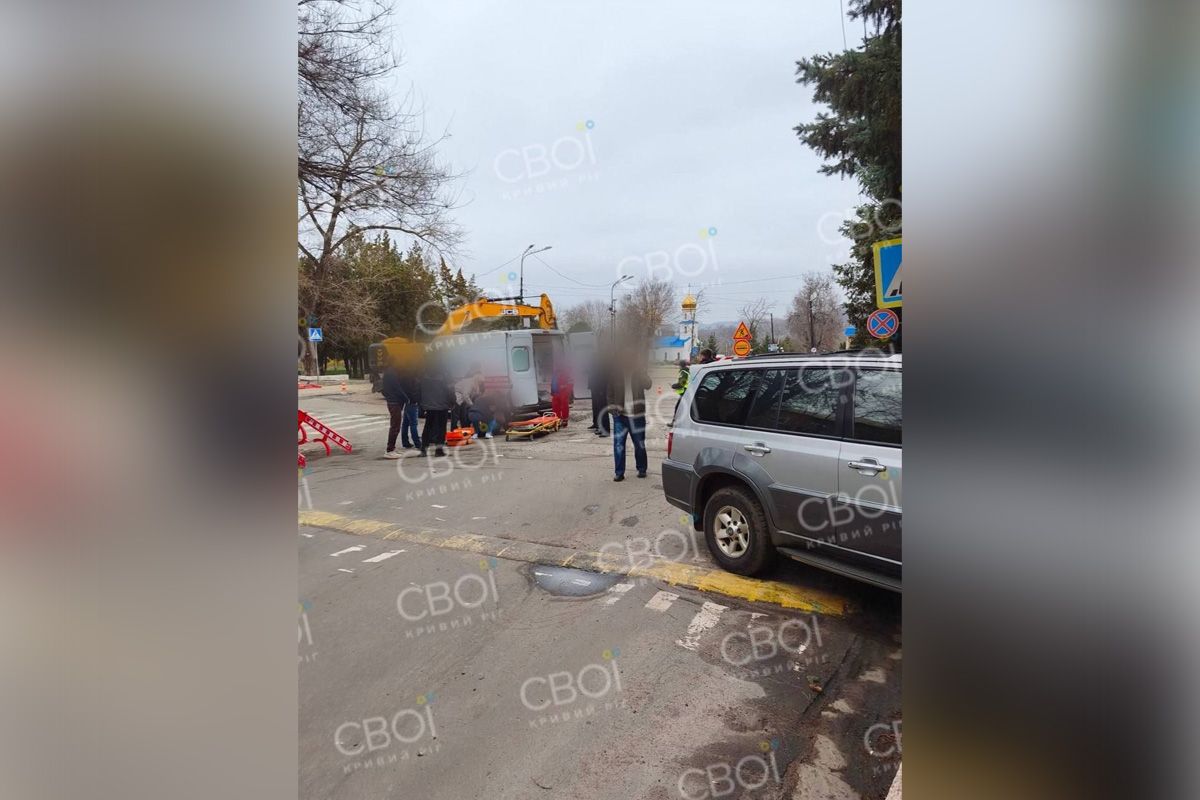 На Конституційній Hyundai збив жінку на пішохідному переході