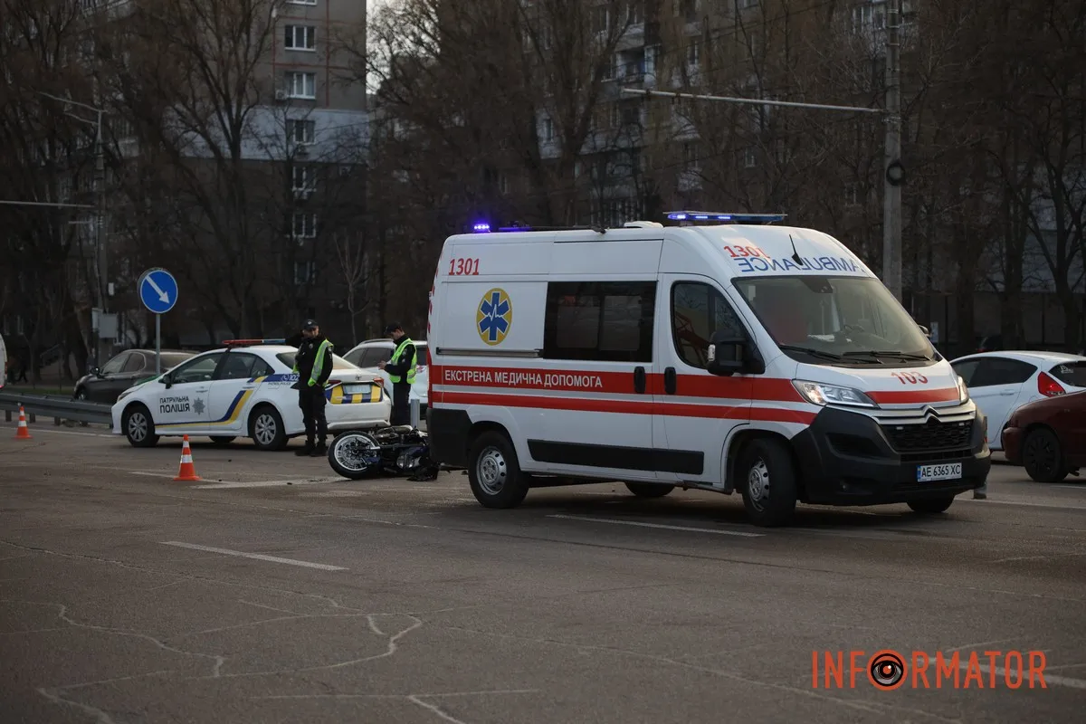 У середу, 1 квітня, на Набережній Перемоги, в районі СК "Восход", сталась аварія