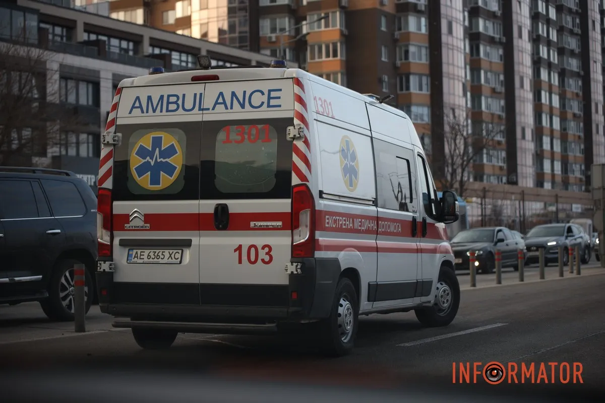 Медики працюють