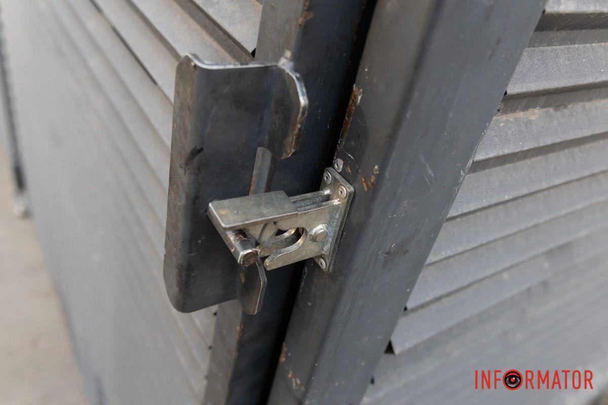 Мы насчитали 77 адресов, где должны появиться такие конструкции В Днепре на Калиновой провели благоустройство свалки: сколько бюджетных средств на это потратили 6