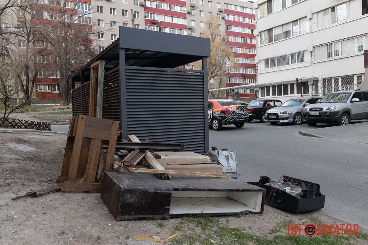 Защитная конструкция для баков на Калиновой, 102 В Днепре на Калиновой провели благоустройство свалки: сколько бюджетных средств на это потратили 3