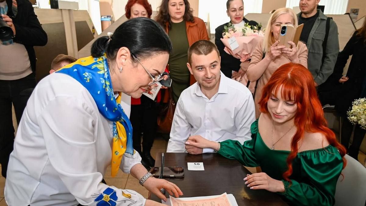 У ЦНАПі Кам’янського вперше зареєстрували шлюб