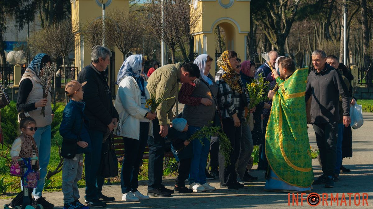 Свято Входу Господнього в Єрусалим: як освячували вербу у Спасо-Преображенському храмі у Дніпрі