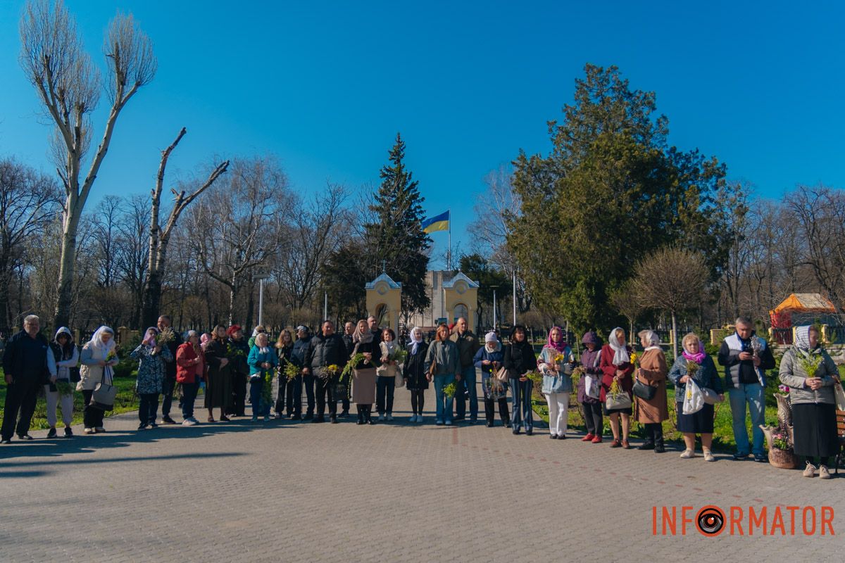 Этот праздник еще называется воскресеньем Ваий, а также Вербным или Цветоносным воскресеньем