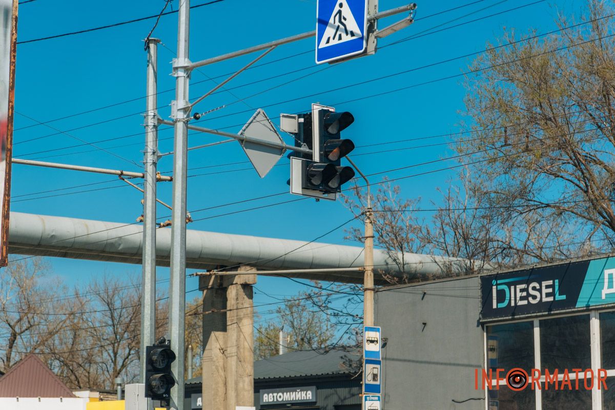 Також планують встановити систему звукового оповіщення світлофорів. Також планують встановити систему звукового оповіщення світлофорів.