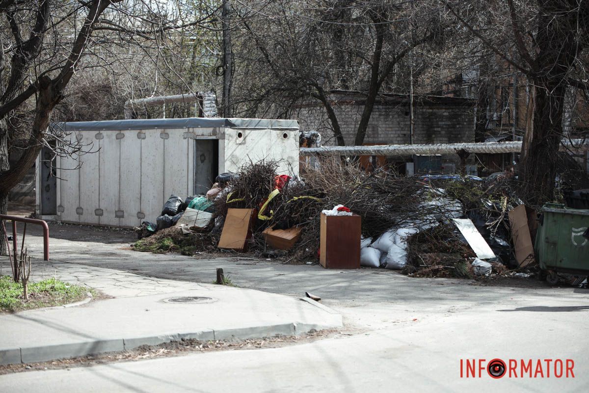 Потім це прибирають бульдозерами