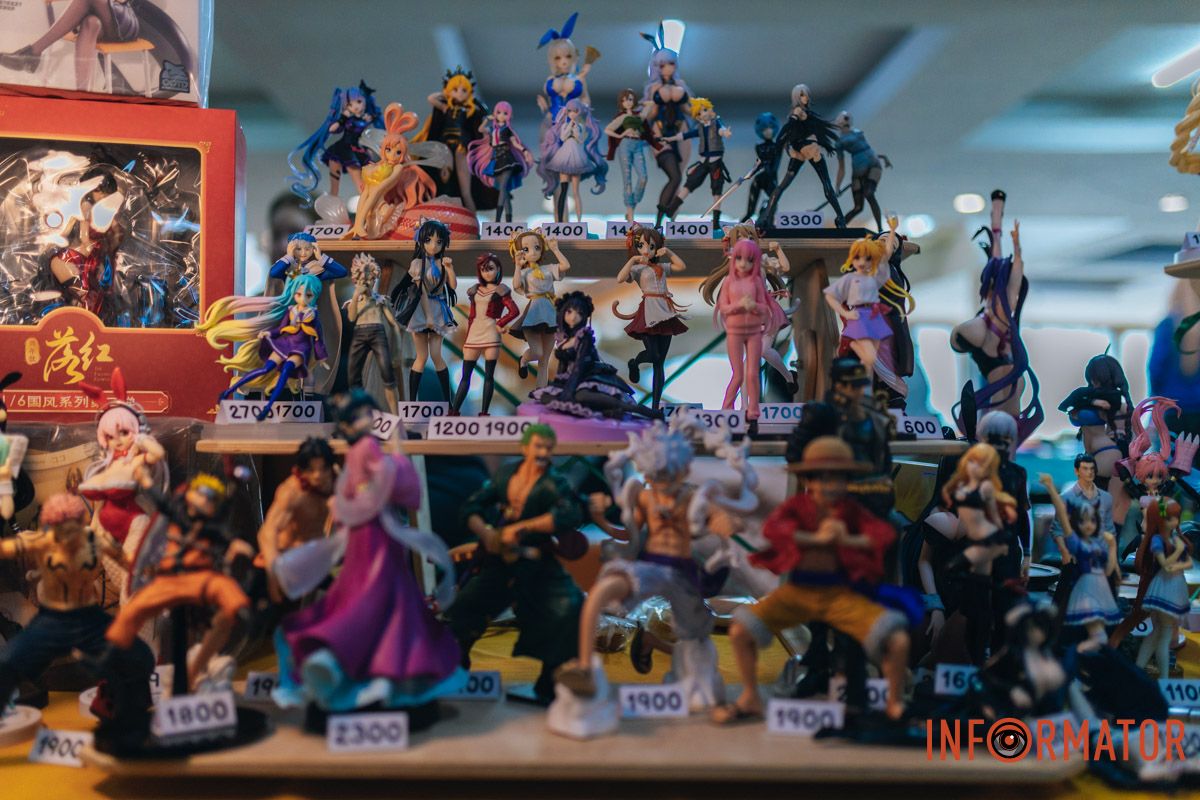 Маленький осередок Японії: у Дніпрі відбувся атмосферний захід з аніме та косплею, шукай себе на фото Інформатора 3