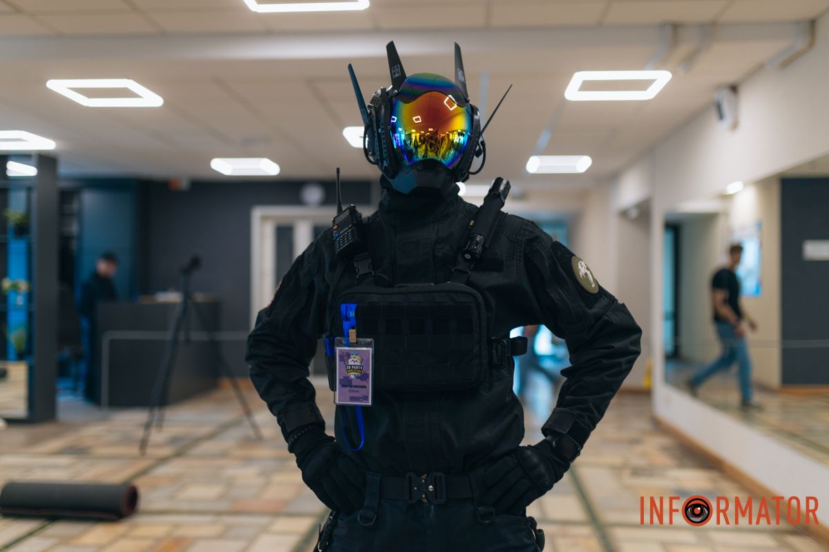 Маленький осередок Японії: у Дніпрі відбувся атмосферний захід з аніме та косплею, шукай себе на фото Інформатора 7