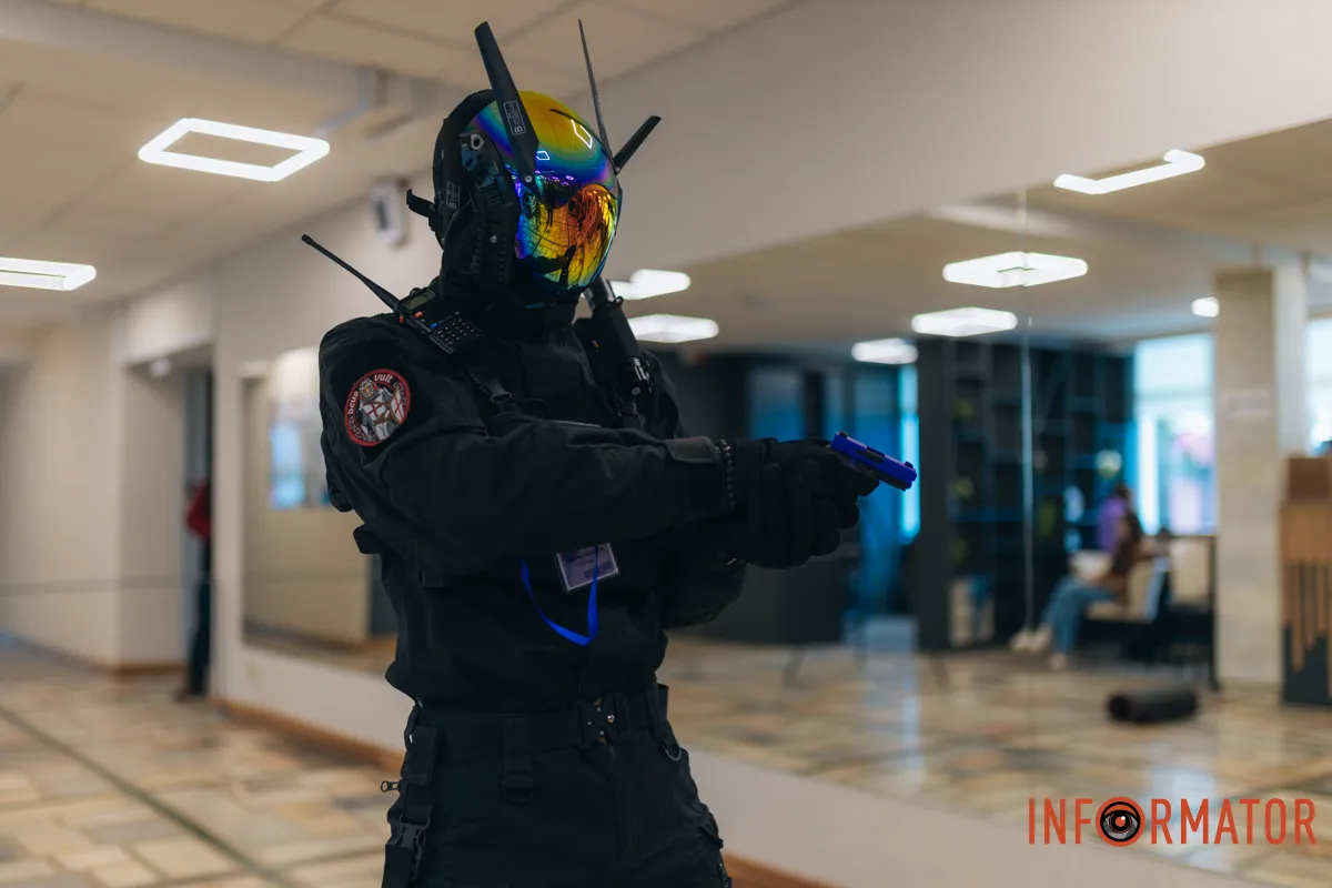 Маленький осередок Японії: у Дніпрі відбувся атмосферний захід з аніме та косплею, шукай себе на фото Інформатора 8