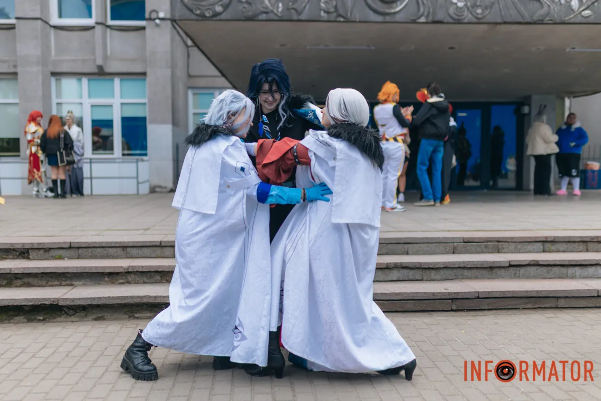 Маленький осередок Японії: у Дніпрі відбувся атмосферний захід з аніме та косплею, шукай себе на фото Інформатора 23