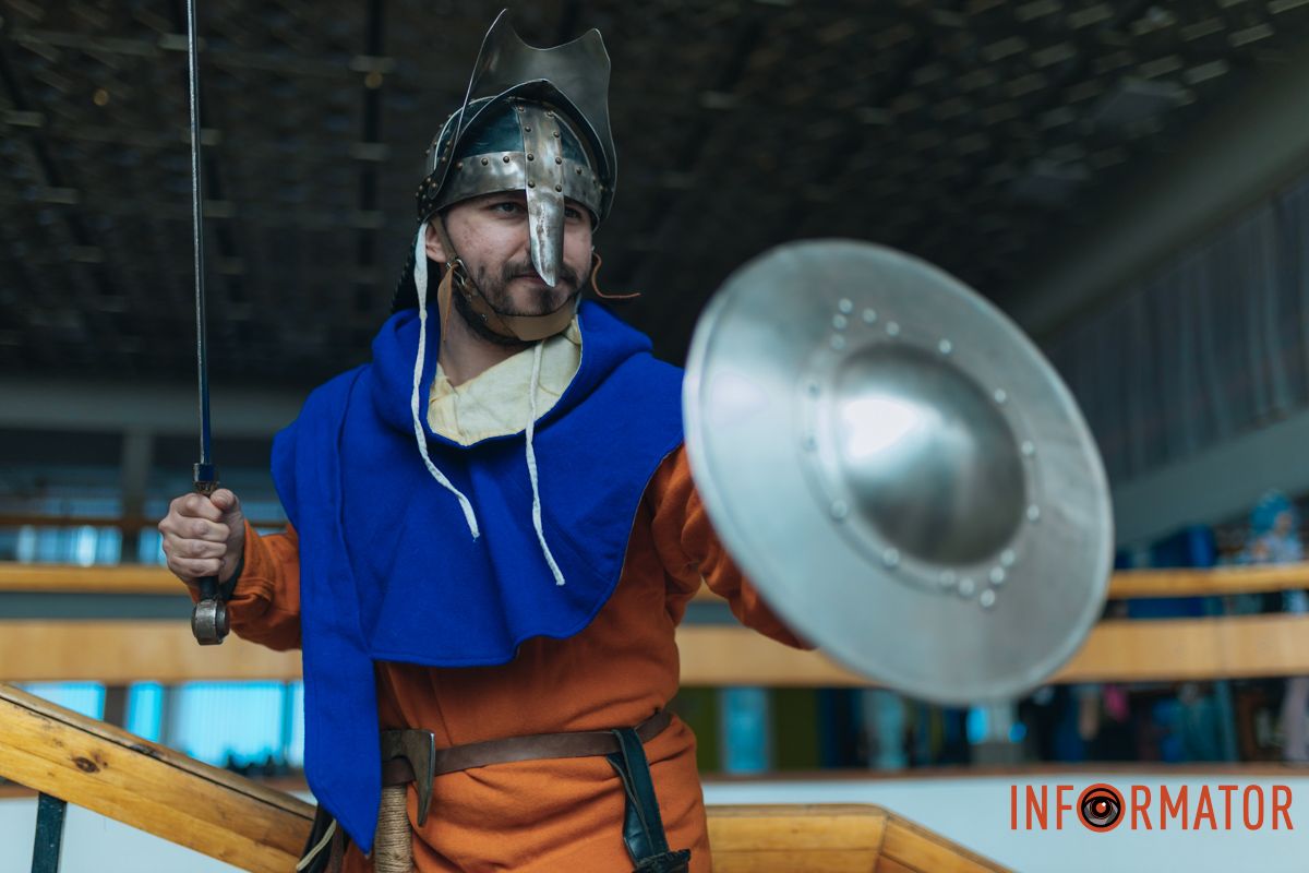 Маленький осередок Японії: у Дніпрі відбувся атмосферний захід з аніме та косплею, шукай себе на фото Інформатора 39