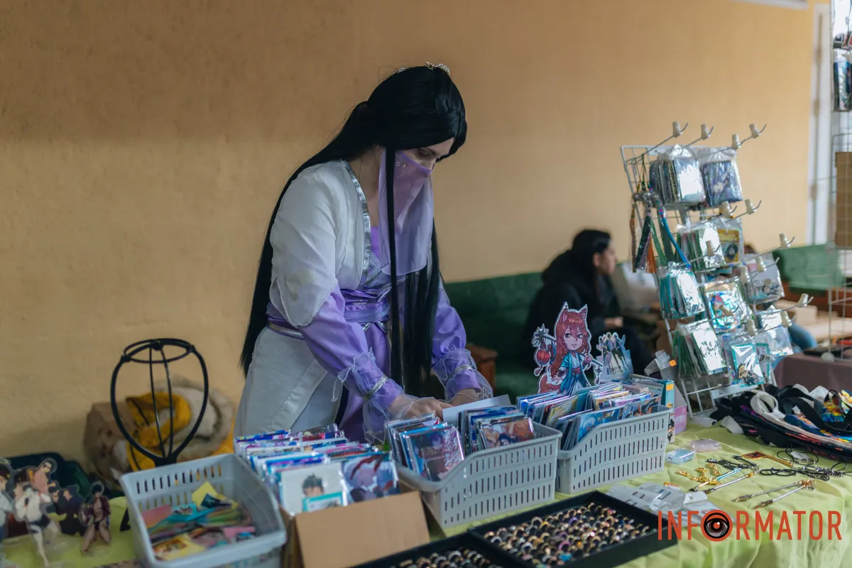 Маленький осередок Японії: у Дніпрі відбувся атмосферний захід з аніме та косплею, шукай себе на фото Інформатора 46