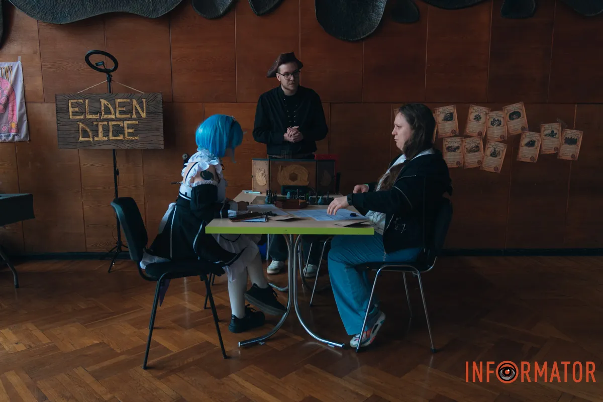 Маленький осередок Японії: у Дніпрі відбувся атмосферний захід з аніме та косплею, шукай себе на фото Інформатора 54