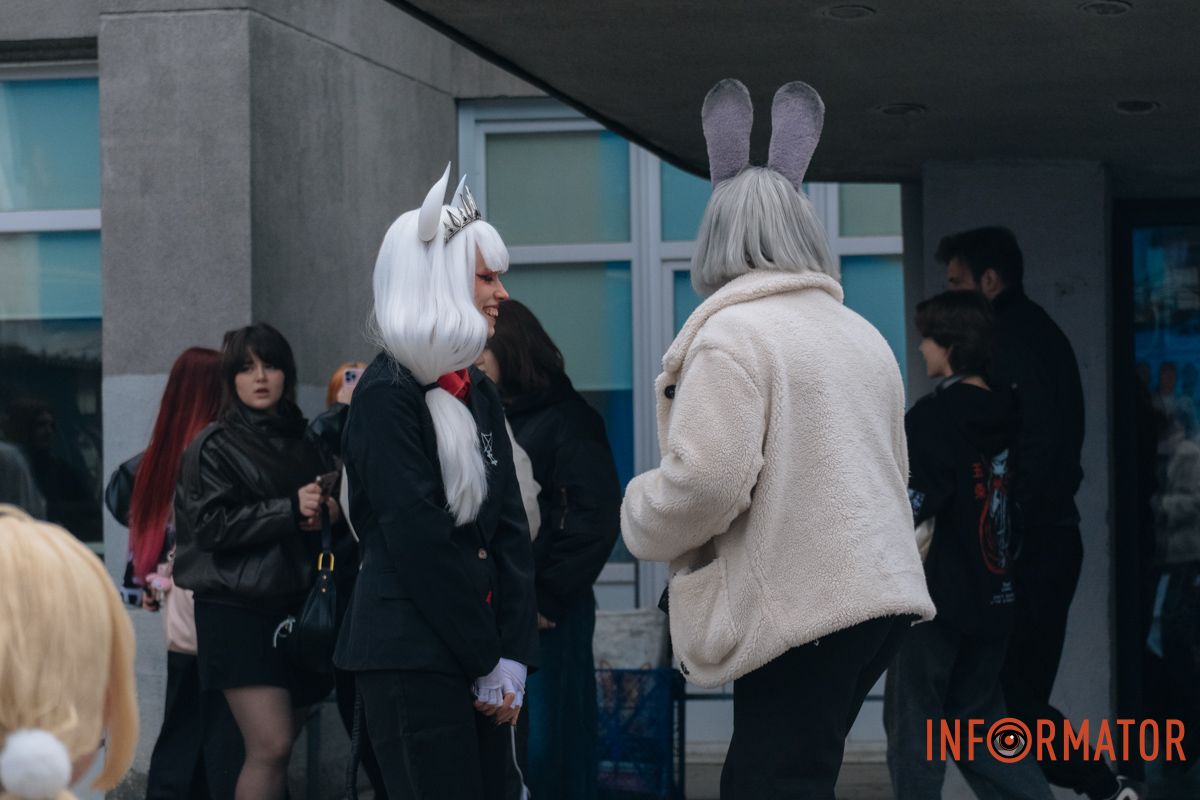 Маленький осередок Японії: у Дніпрі відбувся атмосферний захід з аніме та косплею, шукай себе на фото Інформатора 68