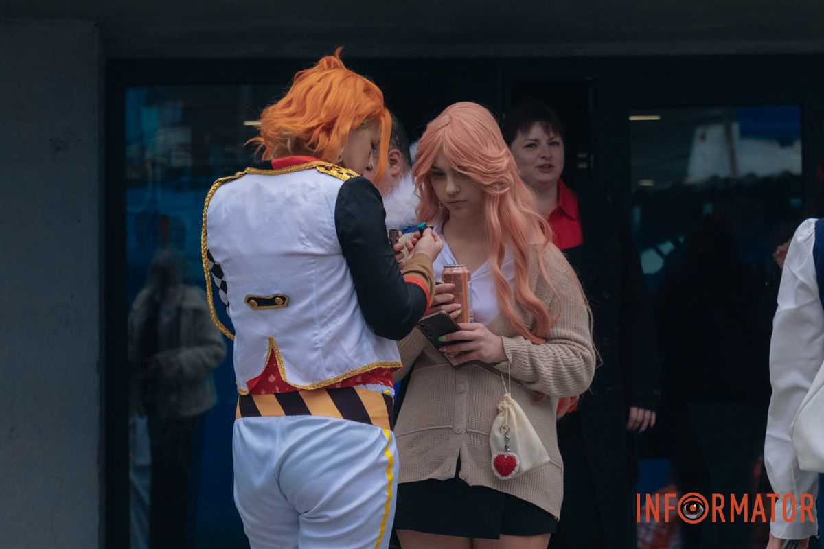 Маленький осередок Японії: у Дніпрі відбувся атмосферний захід з аніме та косплею, шукай себе на фото Інформатора 70