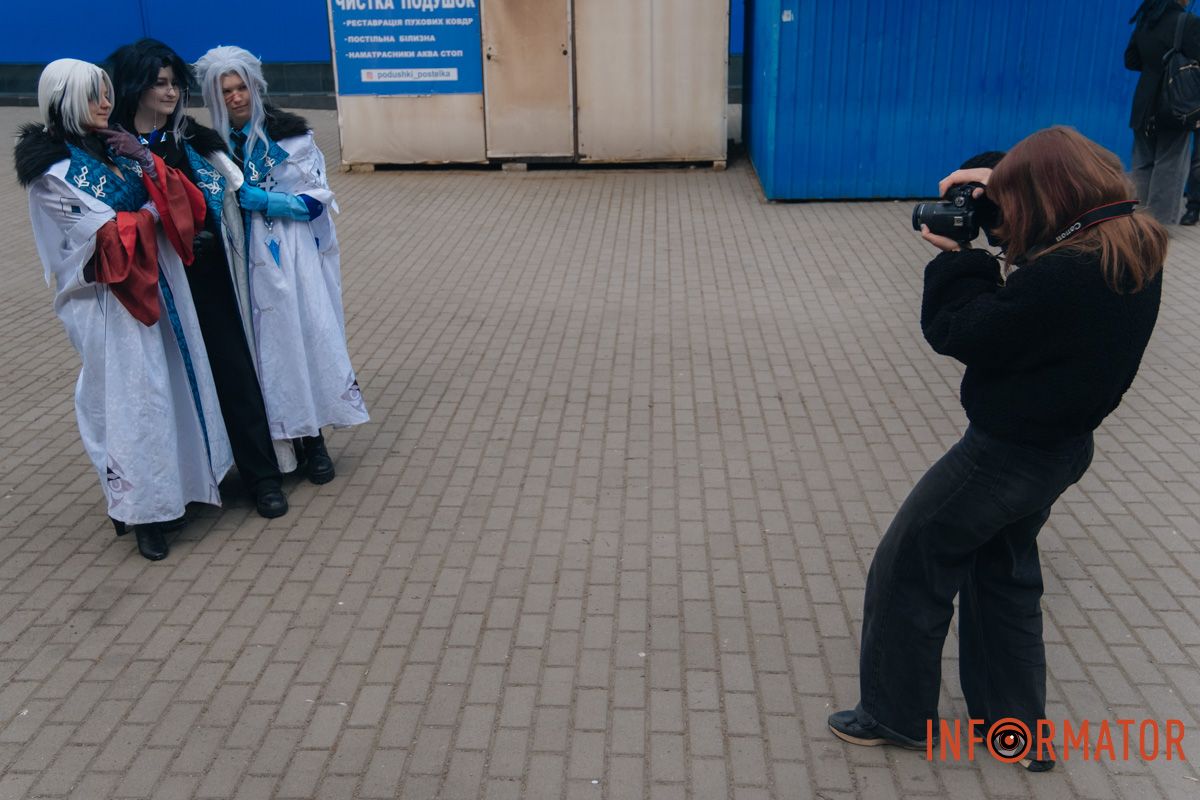 Маленький осередок Японії: у Дніпрі відбувся атмосферний захід з аніме та косплею, шукай себе на фото Інформатора 66