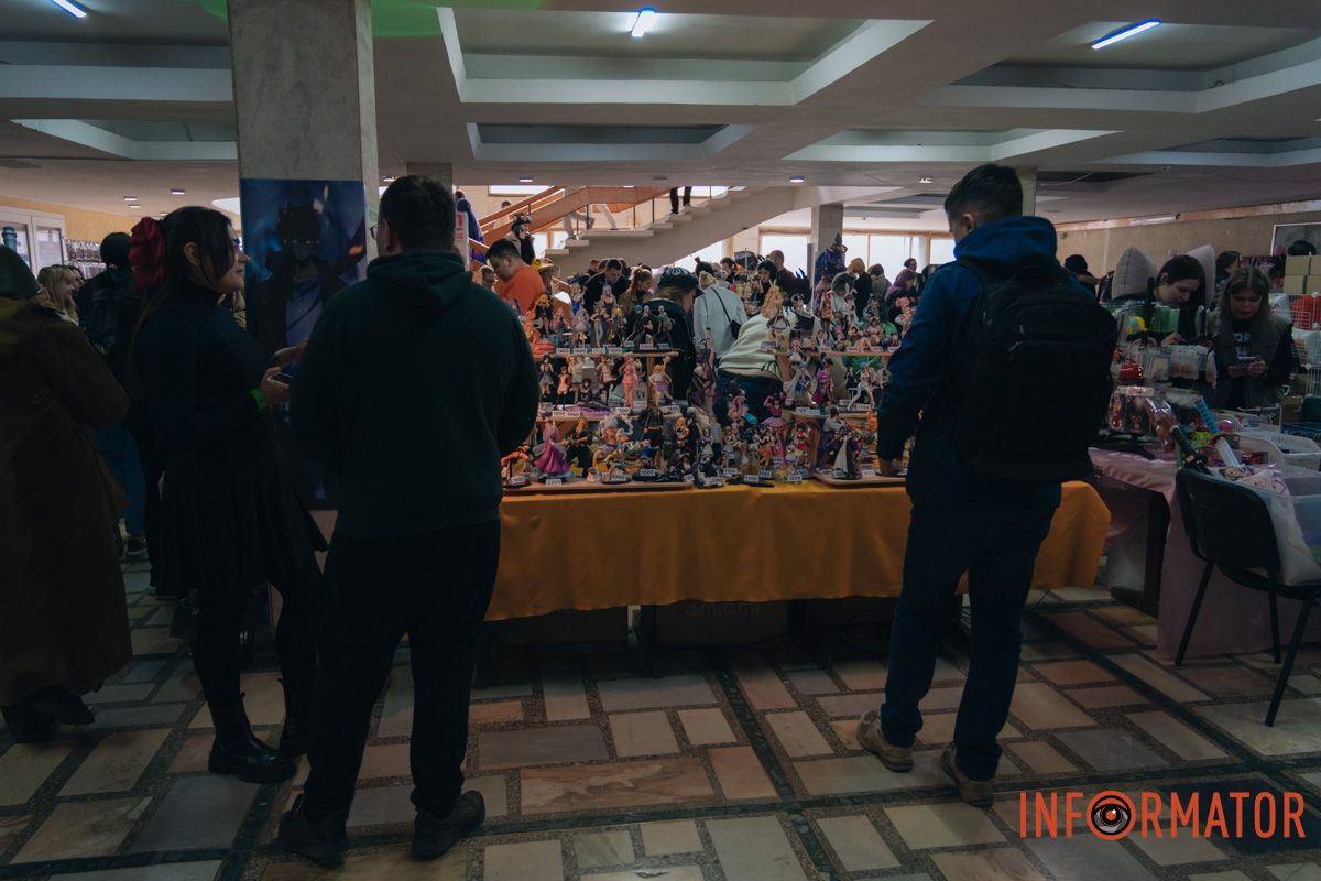 Маленький осередок Японії: у Дніпрі відбувся атмосферний захід з аніме та косплею, шукай себе на фото Інформатора 73