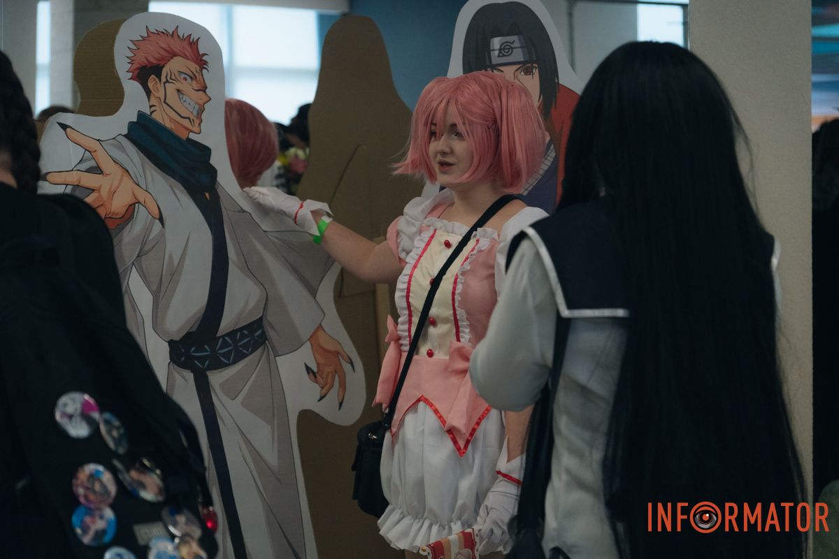 Маленький осередок Японії: у Дніпрі відбувся атмосферний захід з аніме та косплею, шукай себе на фото Інформатора 75