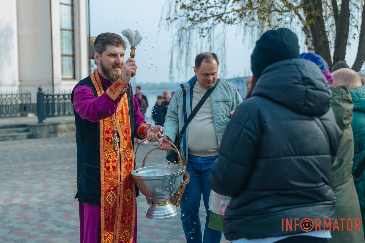 Оновлення та чистоти у цей світлий день